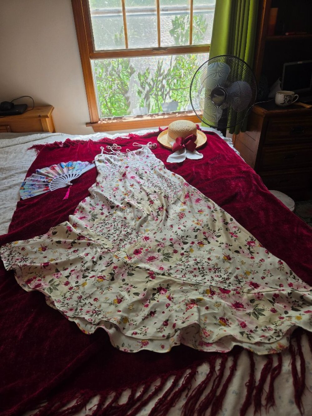 STUNNING SILKY SOFT FLORAL RUFFLE CORSET DRESS SIZE M-L